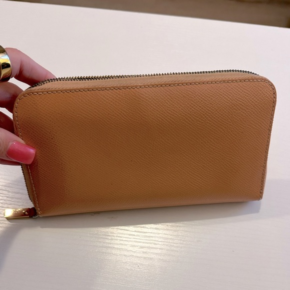 AUTH BURBERRY Long Zip Wallet Patent Beige Tan - Picture 2 of 5